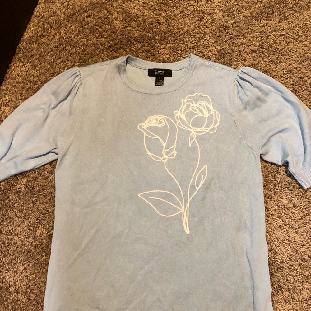 Love Light Blue Puff-Sleeve Tee with White Rose Sketch